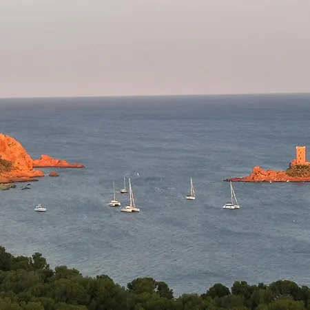 مكان تخييم Sea View Amazing *