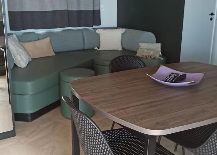 مكان تخييم Sea View Amazing *